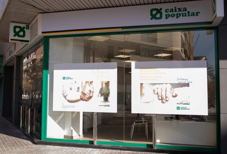 Caixa Popular anticipa set dies la prestació per desocupació als seus clients